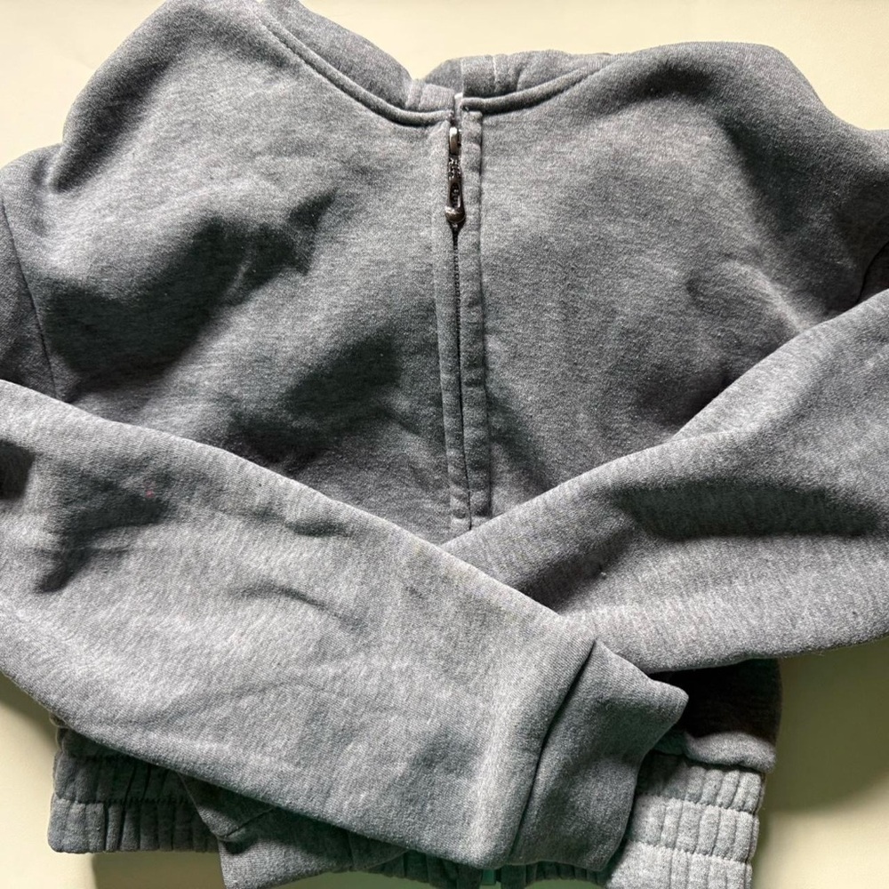 Cropped Zip Up 🐺